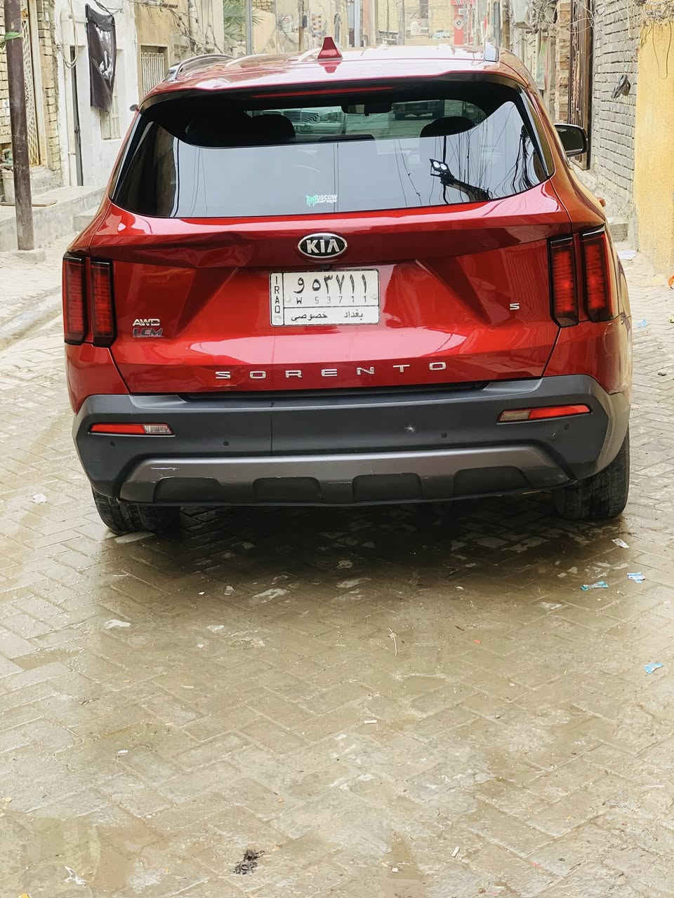 سلام عليكم 
سورنتو 2021 امريكي 
حادث جاملغ الخلفي جهت السائق ايرباكات سلميه كوله 
موصفات :- فول قماره حديد 
تبريد قطعتين منفصل 
تحديد مسار
توقف ذاتي 
حساسات اماميه خلفيه جانبيه 
نقط عمياء 
كشنات تدفئة وكشن السائق كهرباء 
قياده ذاتيه انعطاف وتوقف 
المحرك GDi 2500
وباقي المواصفات معروفه دهن اكسادو بانزين محسن وسوبر استخدام شخصي وعليه نانو سيراميك لمعان فول 
مكان سياره بغداد مدينه الصدر رقم الهاتف 
*********** 
السعر 23$ الف
