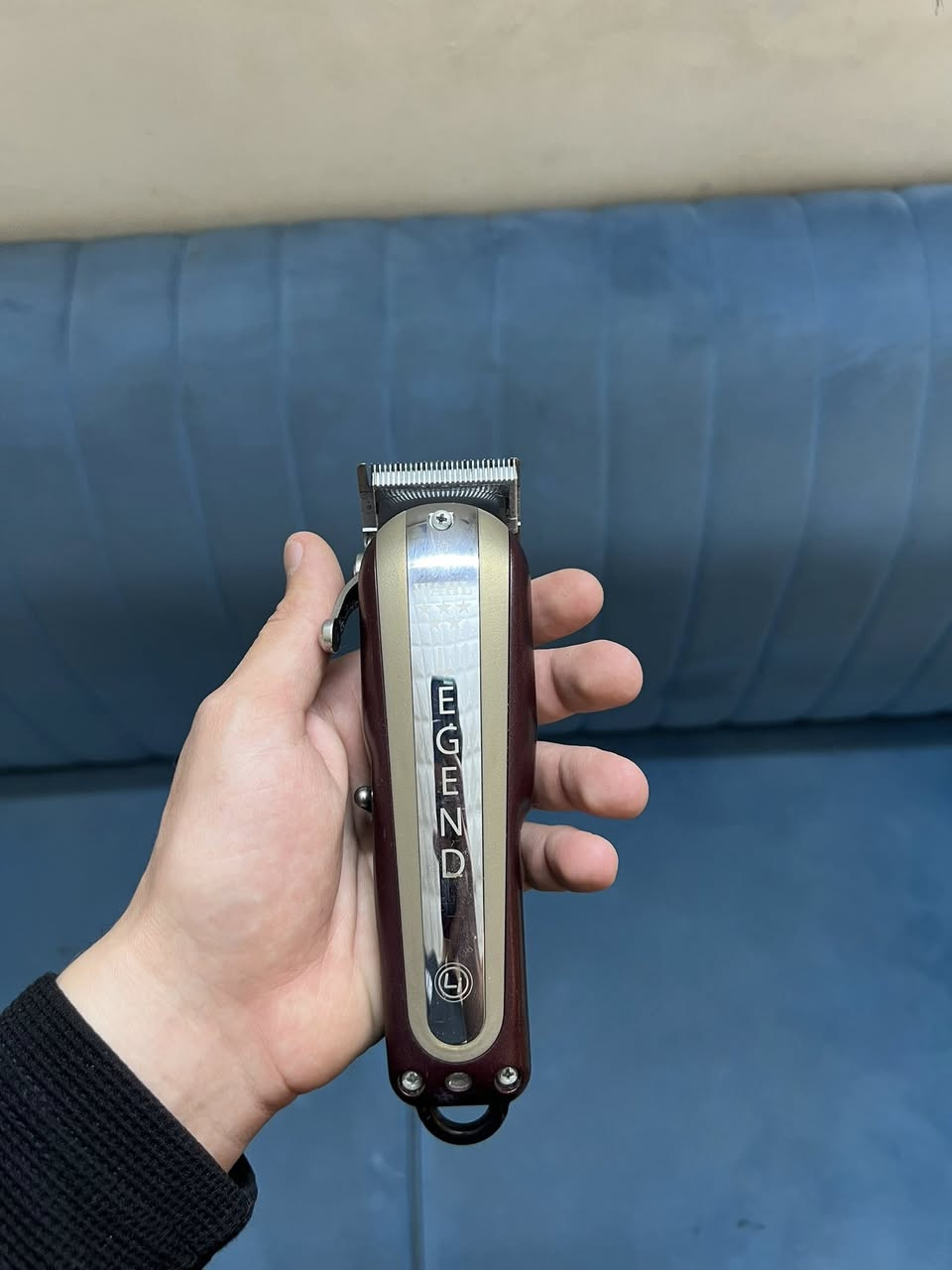 مكينة wahl legend  اصلية استخدام قليل جداً مبدل بيها شفرة اصلية مال تفصيخ والشفرة القديمة موضحة بالصور غراض كاملة وياها الجنطة هدية 
السعر ١٠٠ الف قفل اخذتها ب٢٠٠ الله شاهد
سبب البيع طالب و غير متفرغ لذلك ترك المهنة


**إذا كنت صاحب هذا الإعلان وتريد حذفه لأي سبب، رجاءا أرسل رسالة إلى الدعم الفني**
