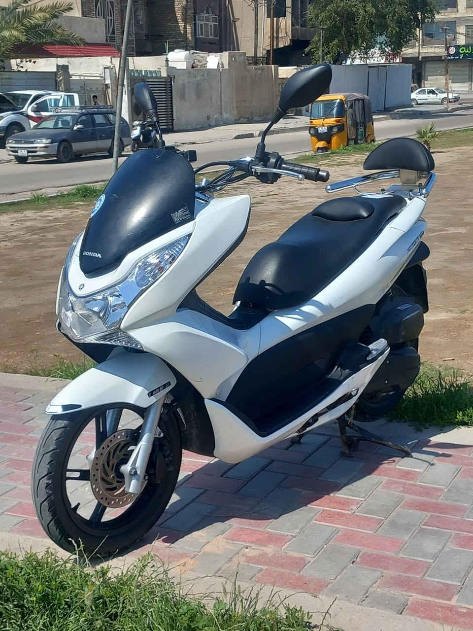 سلام عليكم....
دراجه للبيع بي سي اكس الجيل الاول  
 
دراجه شلعه معدل كهربائيات كلهه شغاله دراجه جديده   بلادية أي نقص مابيهة دهن جديد 
جيب فيتر وتعال افحص
العنوان بغداد مدينه الصدر مطعم ليمنونه الاستفسار الاتصال على الرقم 📞***********
