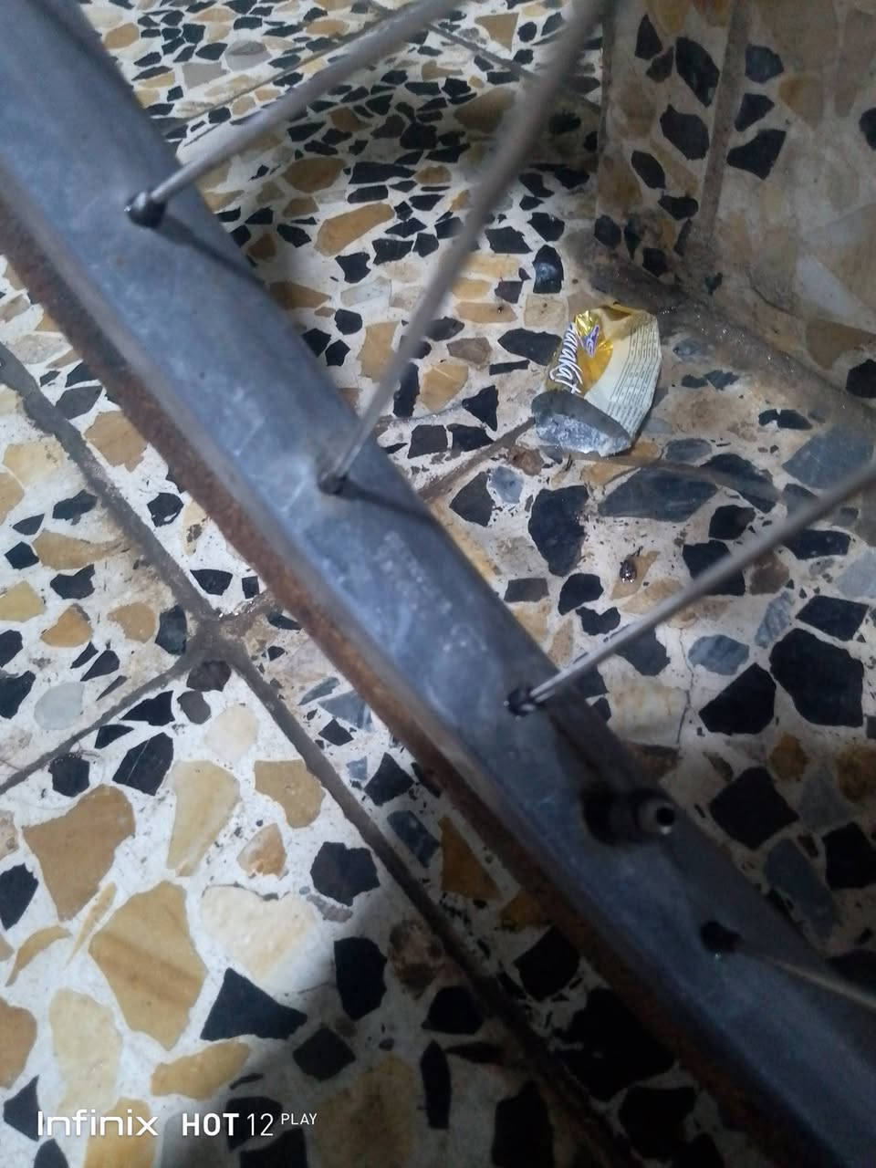 سلام عليكم شباب
 شباب بيسكل سياحي حجم 27 نضيف80بالمية
 شغالهة بريكاته وبدالته اوتماتيك شغاله بيسكل ياباني ماركه معروفه عالمية بريدجستون 
بيع 70 الف  لو مراوس بيسكل رود رياضي نضيف


**إذا كنت صاحب هذا الإعلان وتريد حذفه لأي سبب، رجاءا أرسل رسالة إلى الدعم الفني**