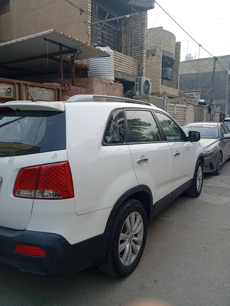 السلام عليكم للبيع سورنتو خليجي ابيض ٧راكب ٣قطع تبريد محرك والكير مكفولات تخم تايرات باتري جديد الصدر جديد بصمه تشغيل والباب بدون صبغ ماشيه 188kmرقم أربيل باسمنه تحويل موديل 2013 موجوده بغداد السعر ١٤٠وبيه مجال للشراي محرك ٢٤٠٠دوش للتواصل على الرقم *********** بغداد, العراق
