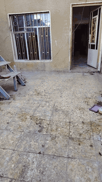 السلام عليكم
بيت للبيع المساحه ١٠٠متر طابق واحد بيت يحتوي#
(طرمة كبير وهول كبير وغرفة وملحقات حمام كبير خارجي)
عنوان البيت الدورة ابو دشير خلف مدؤسة الفيالق
*********** رجاء الشراي يدخل
