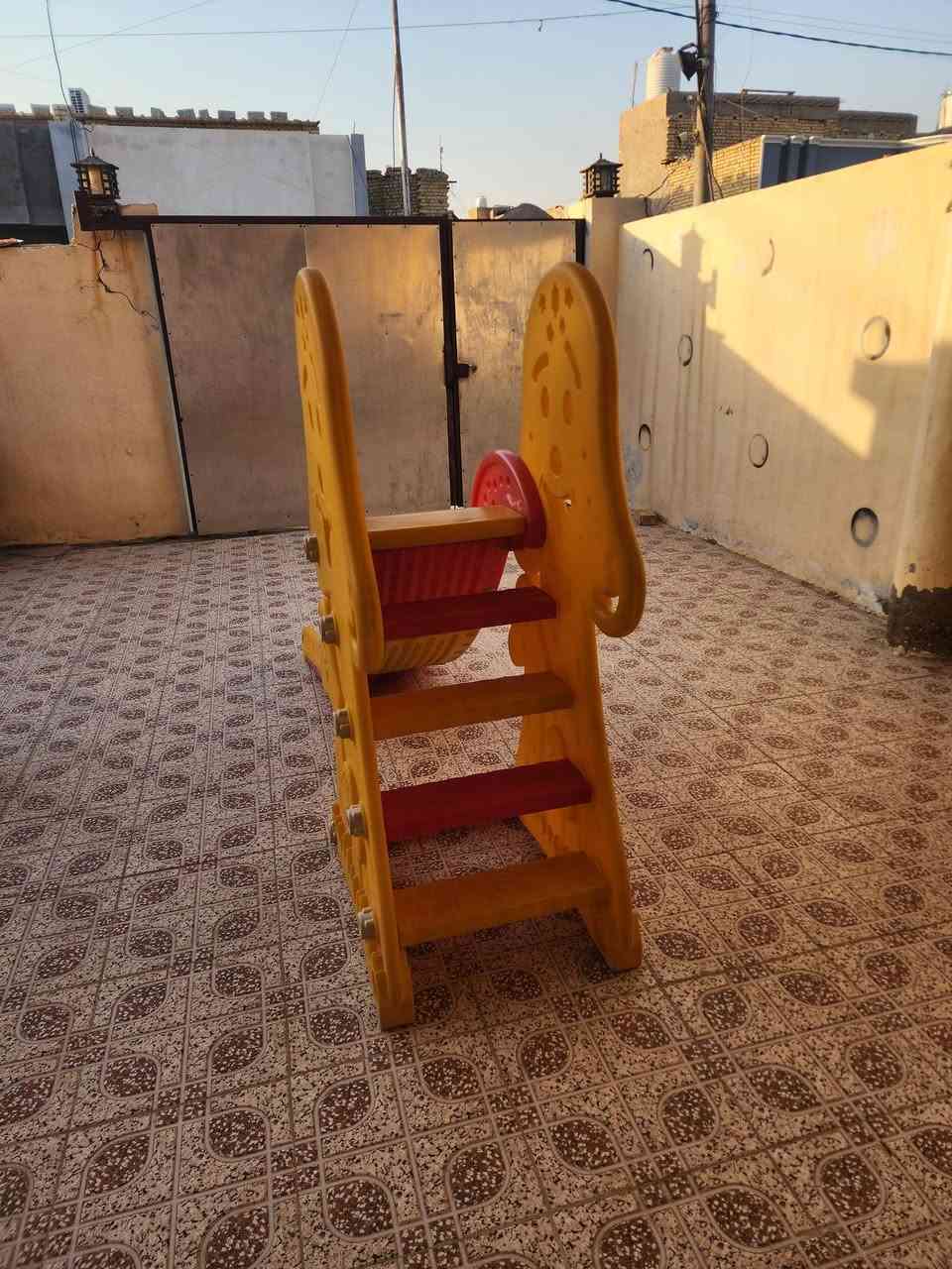 زحليكه ٥ بايات جديده ونضيفه
السعر ٦٠ وبيه مجال 
***********
العنوان زين القوس شارع ابوالفضل
