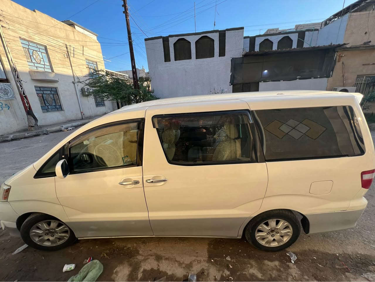 تويوتا الفاراد
موديل 2003 
محرك 6 سلندر 3600 حجمه
لون ابيض 
ماشية 229 كيلو 
السيارة و السنوية باسمي يعني تحويل ثاني يوم 
كفالة مكينة و گير 
مكاني البصرة, المعقل, الكندي, خلف حسينية سيد صدام 
للتواصل على هذا الرقم *********** البصرة, العراق
