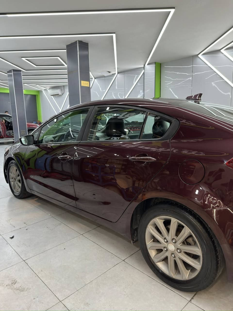 للبيع: كيا فورتي 2018
المواصفات العامة:
• الموديل: 2018.
• المحرك: 2000 دوش (عزم قوي واقتصادي).
• الممشى: 60 ألف ميل (حقيقي 100%).
• اللوحات: رقم بغداد أصولي.
حالة السيارة والوارد:
• الوارد: أمريكي (حادث خلفي بسيط)، إيرباكات سليمة بالكامل 100%.

• المواصفات: نص مواصفات (شاشة بلادية، ويل كب، وجاهزة من كل النواحي).
ملاحظات الفحص (السونار):
• تقرير السونار مرفق بالصور.
• السيارة فيها صبغ بالبنيد (داخل العراق) مع ملاحظات بسيطة جداً موضحة بالتقرير وصبغ بالباب الخلفي 
السعر والتواجد:
• السعر المطلوب: 12,000$ (دفتر و20 ورقة).
• المجال: بيها مجال
• المكان: بغداد - قرب جزيرة بغداد السياحية.
للتواصل والاستفسار:
***********
