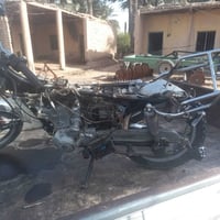 شباب دراجة سيفان ٢٣ مكلوبة ابيعها على حادثها المحرك مو وياها وياها محر...