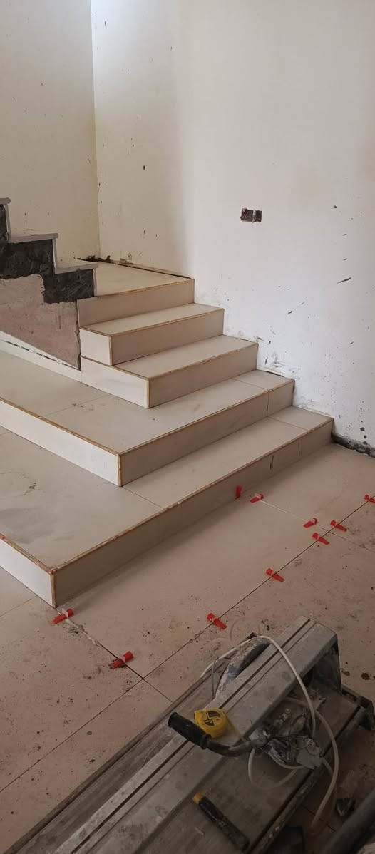 جزء من اعمالنا لعمل ارضيات وجدران سيراميك والرخام بورسلين عمل درجة اولى استلام مهندسين نعمل في بغداد فقط الاتصال واتساب *********** ،،،
