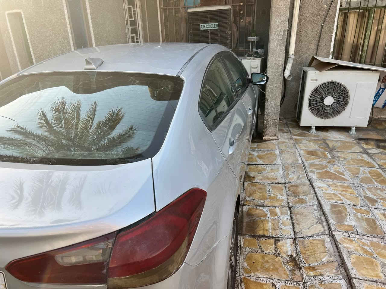 السلام عليكم سيارة للبيع  فورتي موديل ٢٠١٨ رصاصي
حادث خلفي 
محرك ٢٠٠٠
كير اي تي 
رقم إنكليزي بغداد 
السعر ١١٠ وبيها مجال 
المكان الدوره 
***********
