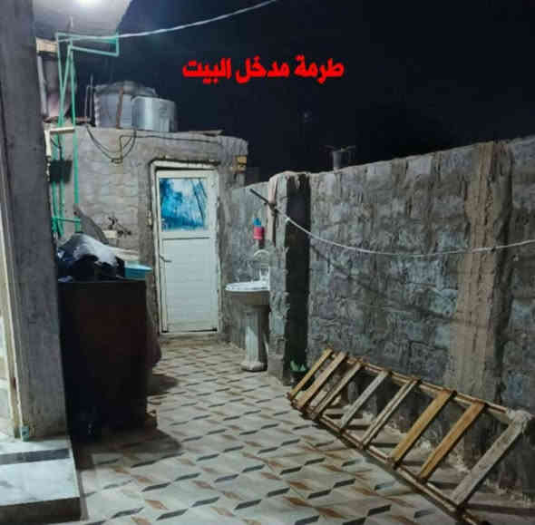 الدار للبيع المساحة الكلية ١٢٥متر مربع طابو زراعي سند ٢٥ العنوان بابل سيف سعد الوردية خارج قرب ابو رضا الحجام  يحتوي على صاله مطبخ غرفة نوم هول صحيات بالداخل والخارج منؤر خلفي علمن البناء بلوك درجة اولا
بي شغلات بسيطة البيتونه مسكفه سندويج المطبخ الجدران يراد سيرامك السطح يراد اله فرشي
بي صاله ٥×٤ونصف
بي مطبخ ٤×٣
بي غرفة نوم ٤×٤
بي هول مفتوح ٥×٤ 
معا الدرج والصحيات
بي صحيات بالداخل والخارج
بيع مستعجل جدا 
السعر 42مليون قابل للتفاوض 
مكتب الشمس للعقار 
***********
***********
بيع مستعجل 
سجل 49
