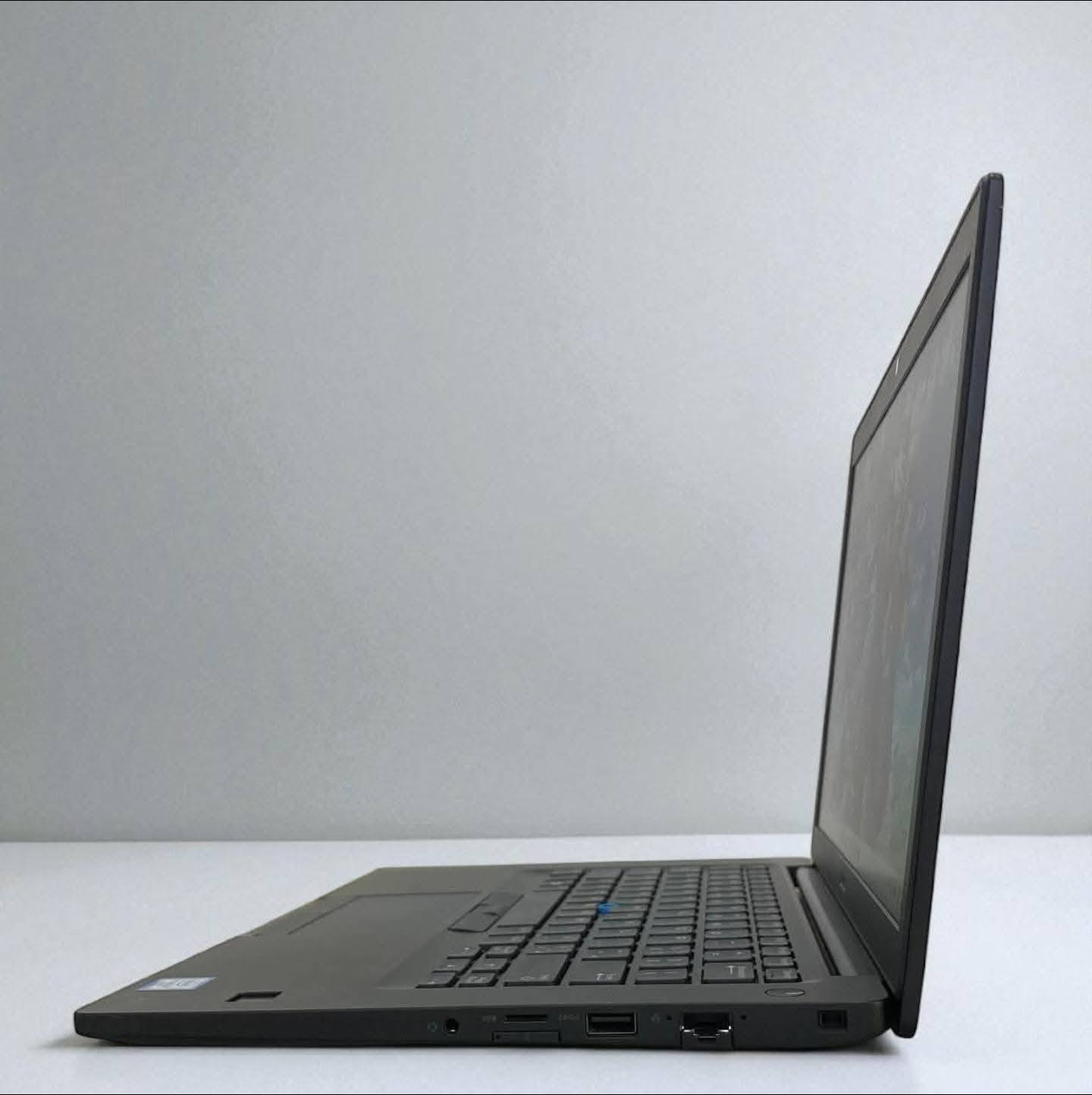 💻 Dell Latitude 7480

• المعالج: Intel Core i5
الجيل السابع

• الرام: 8GB DDR4
• الهارد: 256GB SSD
• الشاشة: 14 إنج

💰 السعر: 235 ألف دينار


**إذا كنت صاحب هذا الإعلان وتريد حذفه لأي سبب، رجاءا أرسل رسالة إلى الدعم الفني**