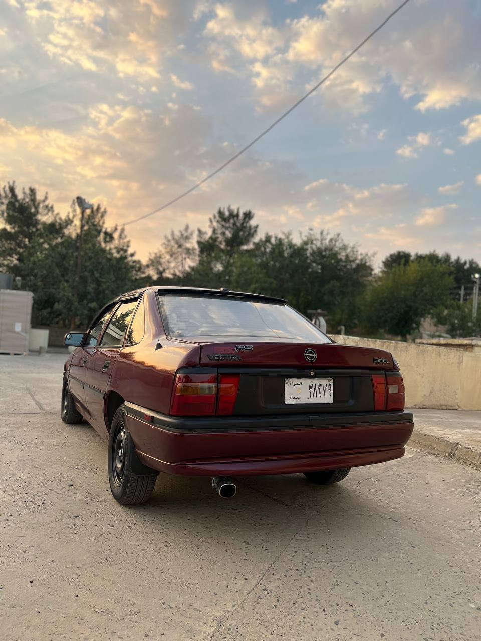 ئۆپڵ مودیل 92 گیر و مەکینەی بە شەرت تاخم پێش و پشت نوێیە 4 تایەیی لۆک مەکینە 16 ئارم پلاستیک سلێمانی هەموو گیانی لەسەر بیلاد ماوە 
وەرە ترایی پێ بکە لە مودیل نوێیەک خۆشتر نەبوو مەیبە 
***********
*********** كويسينجاك, أربيل
