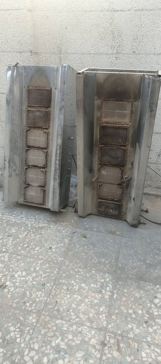 سلام عليكم شواية كص عدد ٢ السعر ١٠٠ الف قفل مكاني كربلاء هذا رقمي ***********
