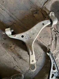 اغراض صدر +دبلات  وذانات محرك جيب شيروكي جيب 17 كومباس 15 دبلات جارجر ...