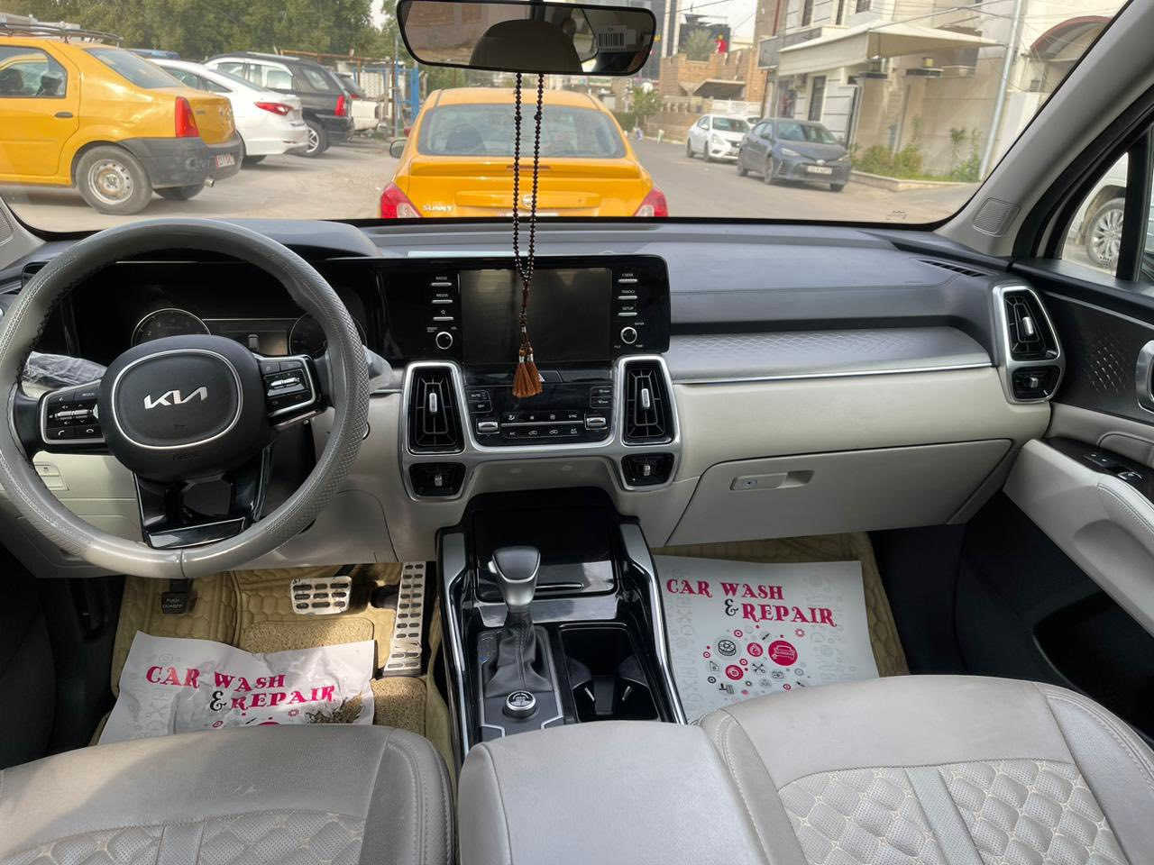 كيا سورنتو 2023ماشيه  58 الف فول ماعدا سلايد بعدها بضمان الوكاله الدوليه للسيارات  غير متواجد ع الفيس للاستفسار الاتصال ***********
