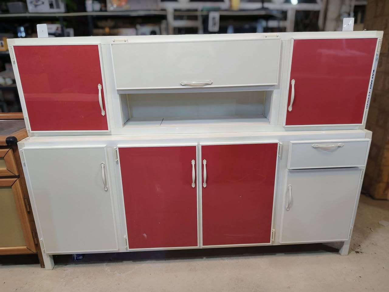 وعلئ بركت  الله  يتوفر في مجمع  دبي دواوين 11 مقعد بلوك اسود غير مستخدم ضمان سنتين  وكاونترات جديده وغسالات جديده مواد منزليه اخرئئ ومكانيس كهربائيه   وسنكيات. جديده غير مستخدم توجد  خدمه توصيل 
العنوان البكرلي الثالثه شارع مدرسه ابن طاوس مجمع دبي واتساب ***********
