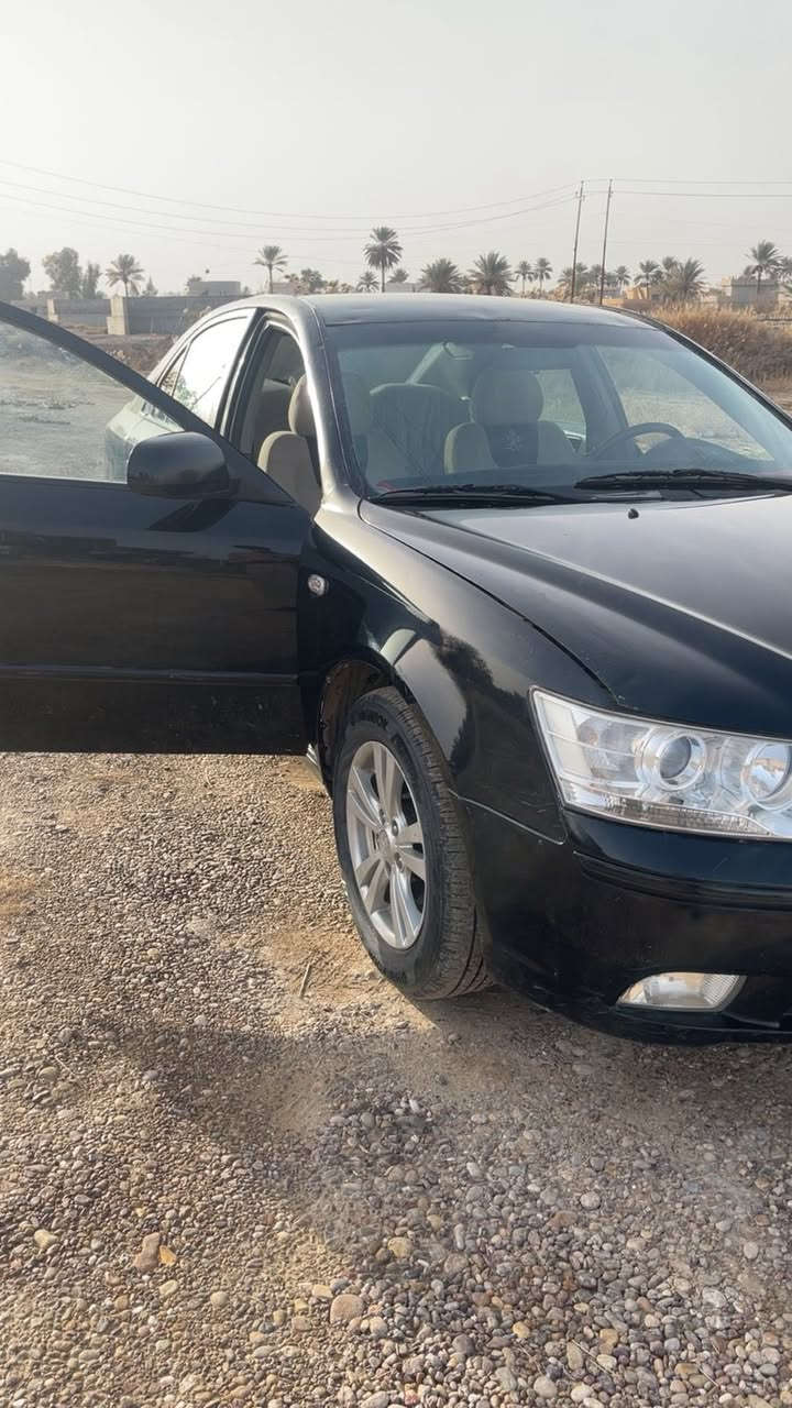 السلام عليكم للبيع للبيع
سياره نوع هوندا سوناتا 
موديل 2009ادوات ادوات كص 
كير محرك شرط تبريد ثلج 🧊 تدفئة 
4تايرات جدد صدر جديد الكشر شوف العين 
السعرر المطلوب 45اوبيها مجال للشراي 
مكان السياره صلاح الدين قضاء العلم 
للاستفسار هـ📞***********
