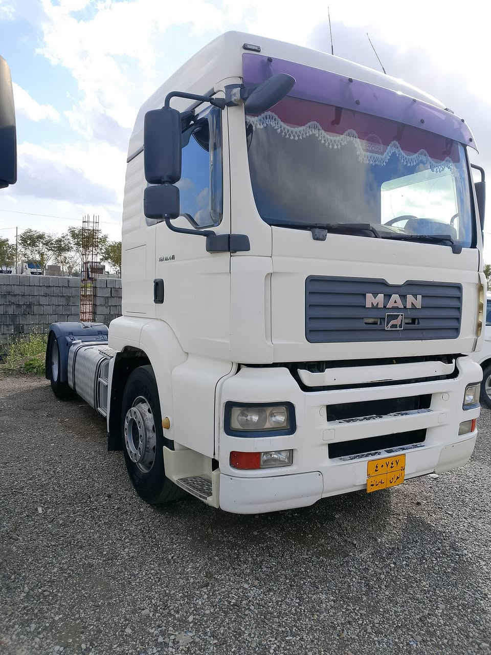 مان مودیل 2001 فول
مواسفات اتوماتیک رتایدەر 
سنویە مربوتە تنکەر تاک تایر تنکر ماموجود مکان کلار سعری ***********
