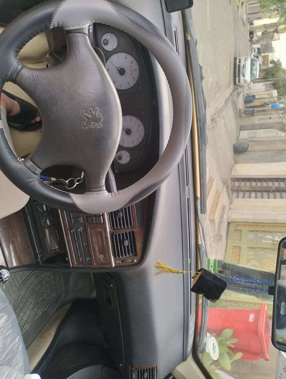 سلام عليكم بيجو بارص مديل15 سياره كفاله معده شبر بل بنيد مرجعينه عله بارد تبريد شغال كهربائية شغله كير ومحرك كفاله سياره خير من الله عارضه 50وبيه مجال هئيه وغرامات مصفره سنويه بسمي ثاني يوم احول رقمي ***********
