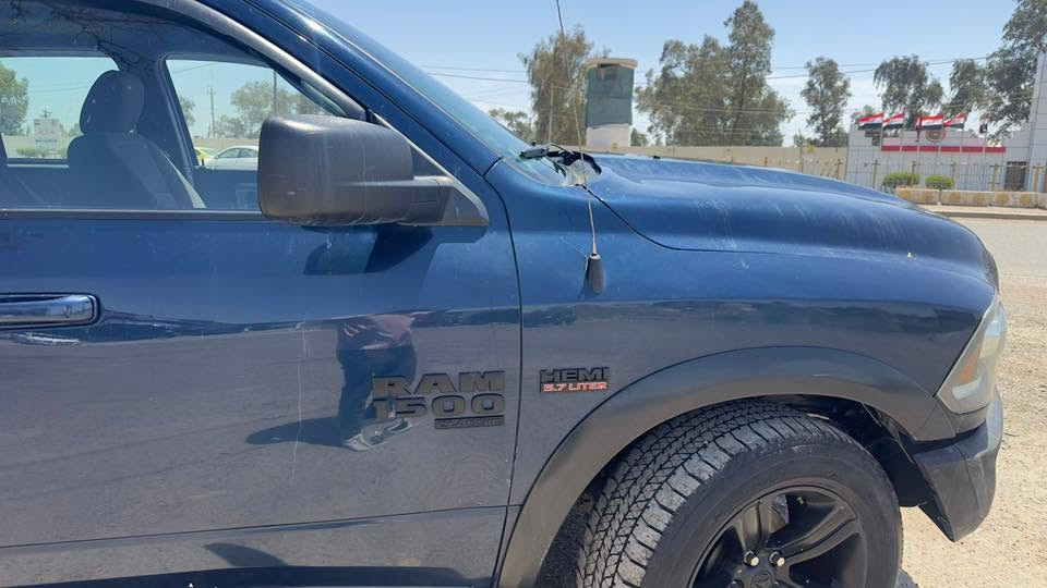 للبيع رام
🚘 الموديل: ram 2022 كلاسك باب قصير
🌍 الوارد: أمريكي
🎨 اللون: أزرق نيلي
📍 الرقم: بغداد 
🛣️ الممشى: 64 ألف كم
🛻 عدد الإسطوانات: 8 cylinders 

المواصفات:
✅ دفع رباعي (فور ويل)
✅ تشغيل بصمة
✅ شاشة كبيرة
✅ حساسات خلفية
✅ كاميرا خلفية
✅ مقعد كهربائي
✅ قير أوتوماتيك
✅ مكيف ممتاز
✅ نظافة داخلية وخارجية عالية
📍🛻 مكان السيارة : بغداد.

الملاحظات:
🔧 حادث سابق في أمريكا – صدمة على جهة السايق والباب الخلفي العكس، تم تصليحها بالكامل.تقارير الفحص الفني موجودة جاهز. 

✅ السعر 20 الف $ وبي مجال .
✅ بلا مراوسة بيع فقط

للتواصل

*********** اتصال و واتساب.
