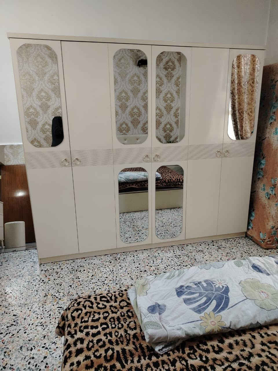 غرفة نوم للبيع  سبع قطع ٤٠٠ وبيهة مجال بسيط 

والميز الطعام٧٥ وبي مجال بسيط
 
اتصال على هذا الرقم *********** بي واتساب

العنوان :بغداد صليخ

