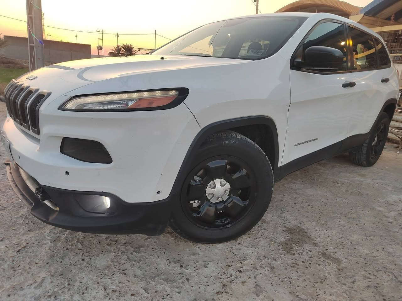 اسم السيارة:جيب شيروكي (بزون)
الموديل : 2016 
نوع الحادث : جاملغ الأيمن الأمامي والبنيد تبدل نفس لون  حادث كلش خفيف وسطحي بدون دواخل  
الموبايل ***********
_____________________________
الــمــواصــفـــات :-
1 - محرك 4 سلندر 2400 الاقتصادي 
2 - كشنات مخمل مطعم اسود برصاصي
3 - شاشة كبيرة للتحكم في ايعازات السيارة
4 - تبريد قطعتين امامي خلفي
5- لايت زنون + كشاف
6- رقم نجف مميز مداور باي وقت تحب 
7 - تبريد ثلج ❄️
8 - منافذ USB امامي خلفي
9 - سستم صوت متكامل
10 - تحكم ستيرن جهتين
11 - تشغيل عن بعد
12 - نضام ABS مانع انزلاق
13- سايد بريك بصمة 
14- رادار جانبي 
15- 5 انظمة قيادة
16- كشن حضن 
17- حساس خلفي
18- ويل بوليسي اسود +السبير
19-درع تحت السياره بالكامل
مكاني نجف /مشخاب 
السعر 110$
