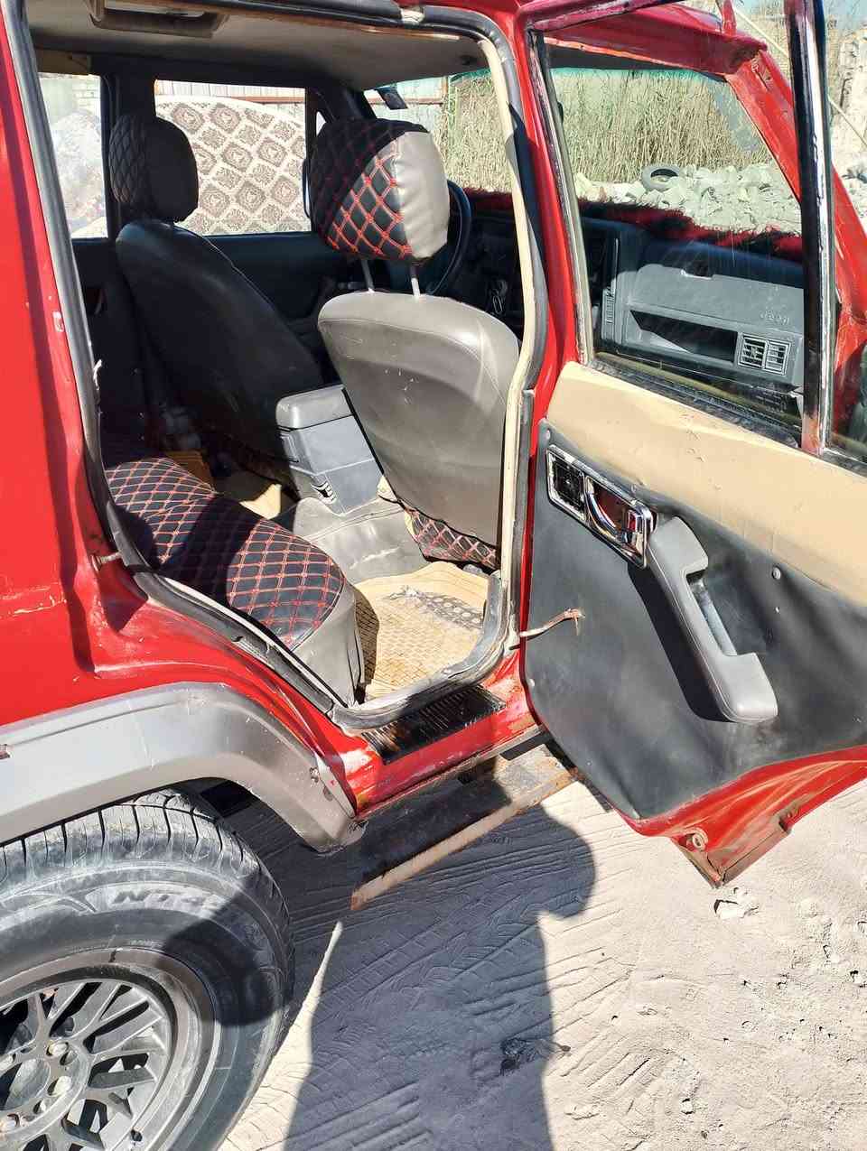 السلام عليكم جيب شيروكي محور مكينه كير 3000للبيع رقم انكليزي تحويل ثاني يوم بلبصره رقم صاحب السيارة ***********السعر35وبيه مجال تجي وتشوف السياره لاتكلي شبيهه مابيهه موديل 1991العنوان بصرة ابو الخصيب
