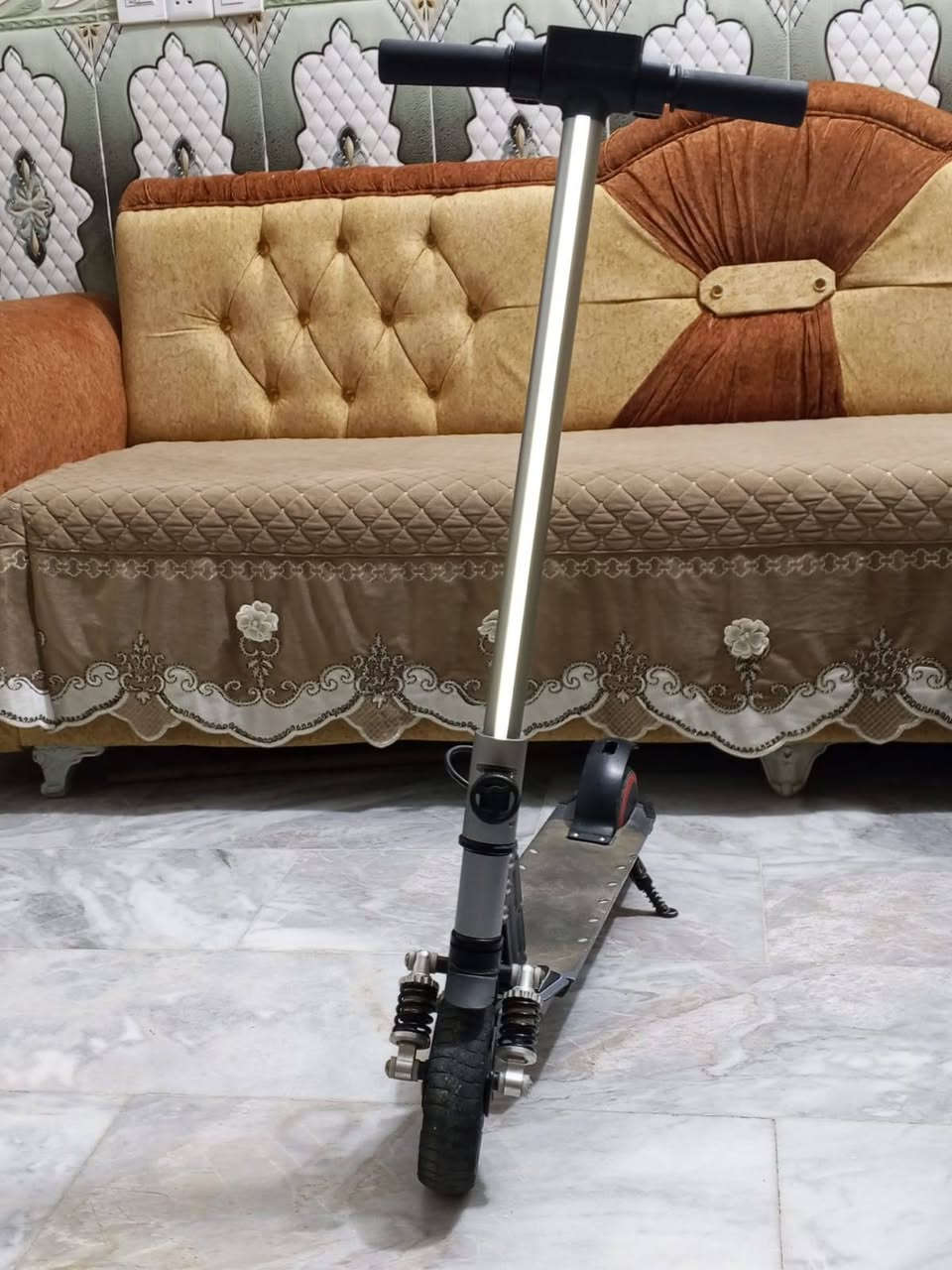 السلام عليكم سكوتر للبيع شغال ***********
