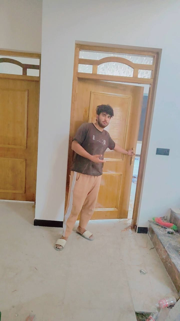 مرحبا بكم في عالم الأبواب المتميزة 🚪معمل نجاره بركات الامام علي عليه السلام
نقدم لكم أرقى موديلات الأبواب الصاج الطبيعي بمواصفات متينة وتصاميم عصرية تناسب أذواقكم.
✅ المواصفات الفنية:
• النوع: صاج طبيعي (خمسة ملم) أصلي.
• القبلمة: خشب جاوي او صاج جاهز 
• القياسات: تفصيل حسب الطلب (فصال حسب القياس المُراد).
• الجودة: شغل درجة أولى بأسعار الجملة.
💰 قائمة الأسعار:
• الباب السادة: تبدي من  150 ألف دينار فقط!
• (السعر يشمل: الباب+النقل  + التركيب + الصبغ + صبغ الجرجوب الموجود عندك).
• إضافة النقشات: أي نقشة ترغب بها بسعر 25 ألف دينار للوجه الواحد.
• ملاحظة: الأسعار تشمل الأبواب فقط (بدون جراجيب)، حيث يتم التركيب على الجراجيب المتوفرة لديكم.
📍 العنوان:

العماره حي الغدير شارع مسشتفئ البناني مقبايل حي الصحفين مجاور كوفي الصفصاف
📞 للتواصل والاستفسار:
يرجى الاتصال على الرقم التالي:
***********
أبوابنا تجمع بين القوة، المتانة، واللمسة الفنية الراقية.
بادره #ابو #كيان #النجار 
ابو كيان اللامي
