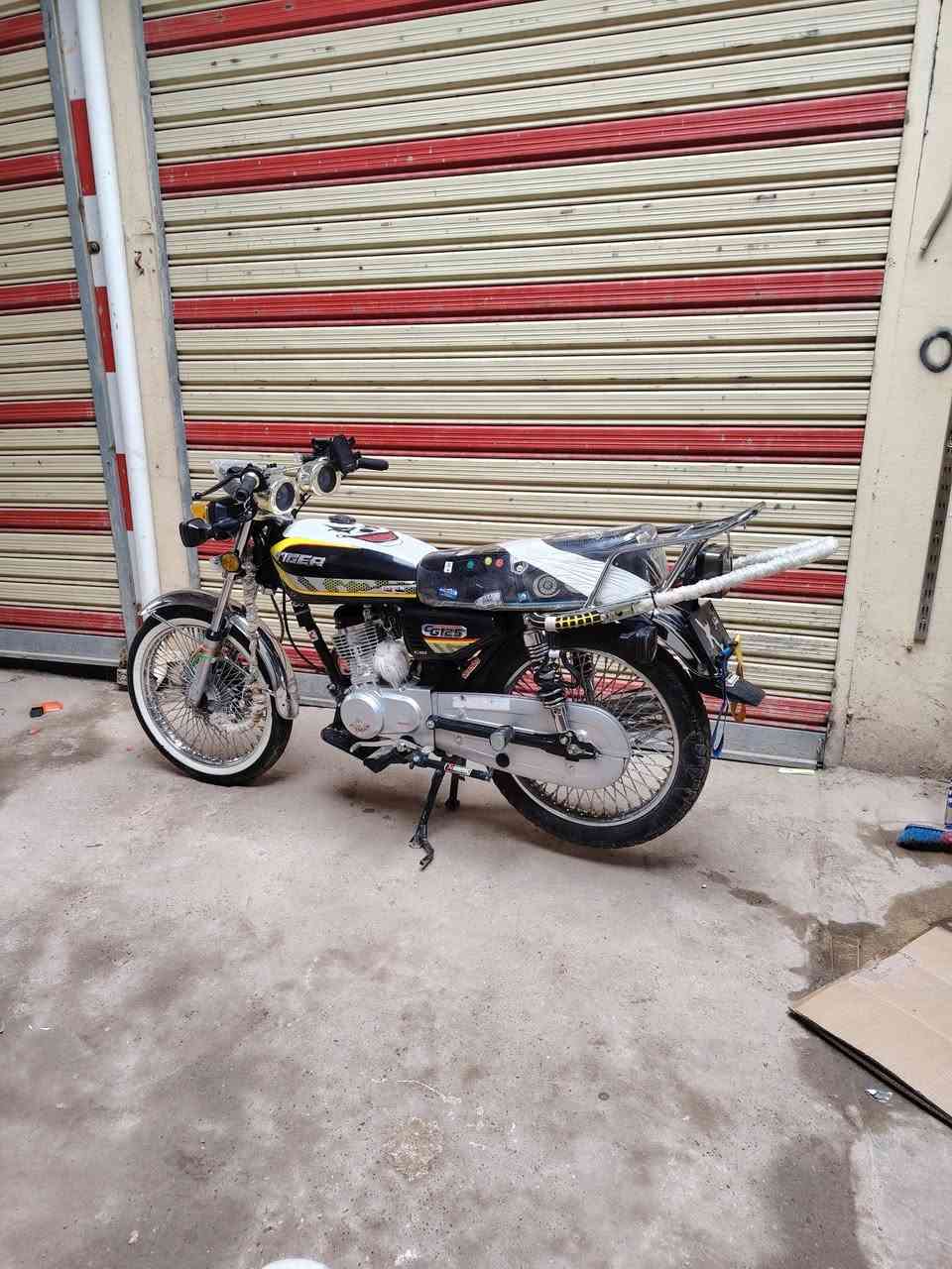 سلام عليكم دراجه تايكر للبيع موديل 25 كفاله عامه أوراق كمله محرك صبانه مامدوده عليه دراجه نقصهاا بس خيال تجي شغل وتطلع وين متريد فقط فقط شاشة محتركة مثل ماموضح بل صوره سعر 650 وبي مجال مكاني ديالى ناحية العظيم شراي يتصل على رقم *********** 🫡
