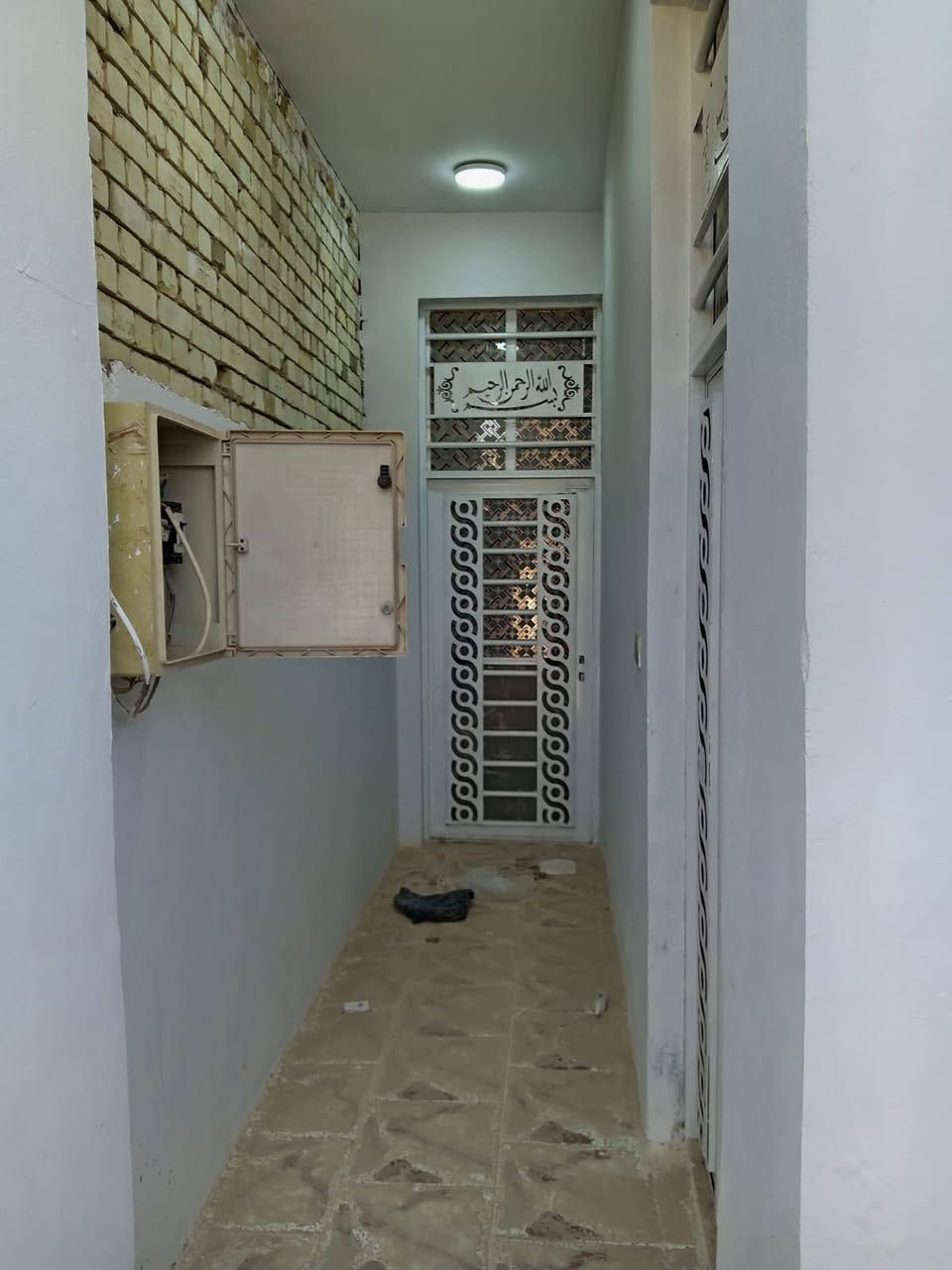 بيت للبيع في حي النداء شارع المجمعات ١٠٠ متر مربع طابقين فارغ جاهز للسكن 
‏‪***********‬‏
أبو زيد
