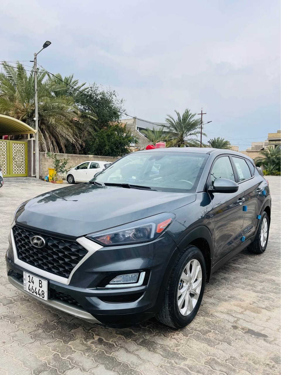 للبيه هونداي توسان موديل 2019 وارد امريكي رقم بصره الجديد هزه جديده سنويه 27 تحويل ثاني يوم سياره مال بنيه وبسمهه مواصفات SE نص فول شاشه جبيره هاند بريك كهربائي قياده ذاتيه محرك 2000 ماشيه 95 الف السياره مابيهه اي نقص جاهزه محرك كير حداده تبريد ثلج حداده نافصهيه كلهه تخم تاير جديد العينه مابيهه اي كلوب مشتغل لايت زنون السياره حدثهه جاملغ وبنيد بدون دواخل وبيهه ثطعتين صبغ يعني 4 قطع صبغ ويا الضربه مال امريكا السعر 130 وهاذا رقمي متواجد اي وقت *********** البصرة, العراق
