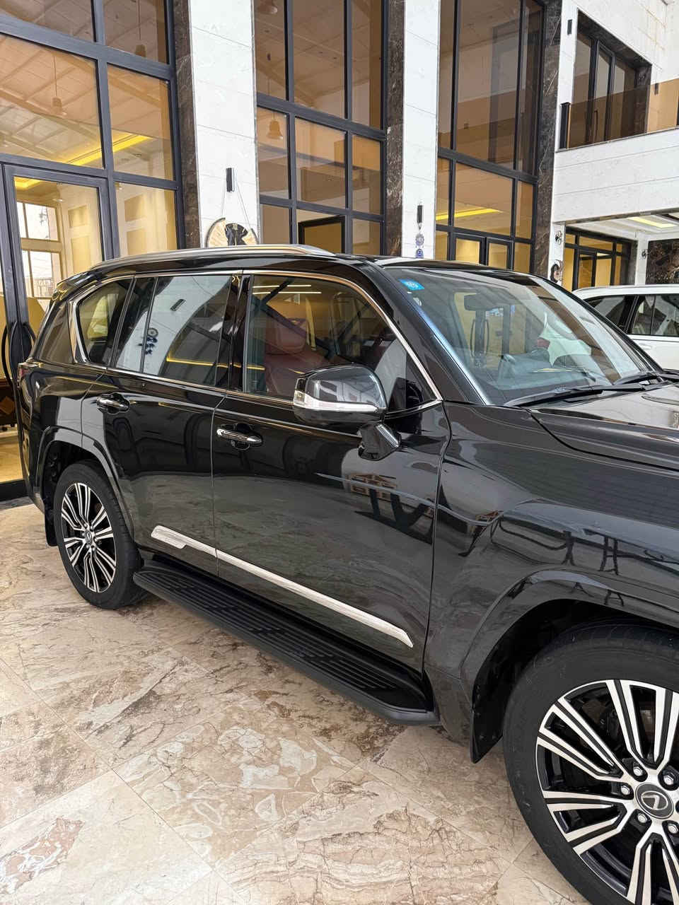 السلام عليكم 
لكزس موديل 2024 رقم بغداد 
ساز بلاتنيوم ماشيه 30 الف 
مكفوله كفاله عامه 
مغلفه bbf فول مواصفات
السياره كلش جديده بعدهي بضمانها 
مكان السياره بغداد 
للاستفسار عن السعر:*********** بغداد, العراق
