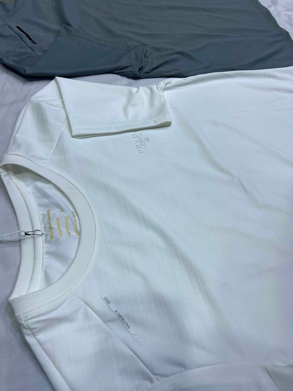 السلام عليكم 
توفر تشيرت حلق خامه درجه اولى رياضي متوفر ب 5 الوان والقياسات L.XL.2XL.3XL.4XL وبأنسب الاسعار
السوق الكبير ازياء صفاء الحبوبي مجاور ازياء ممي 
متوفر توصيل داخل المسيب ***********
