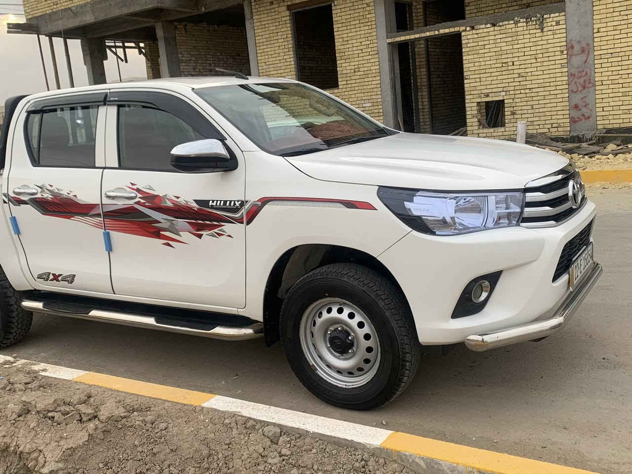 السلام عليكم
هايلوكس 2021
فورويل (دفع رباعي)
بانزين 
مكان بارد واحد فقط 
كير اوتماتيك
مواصفات عادية
السعر 260 وبيها مجال 
الرقم ***********
