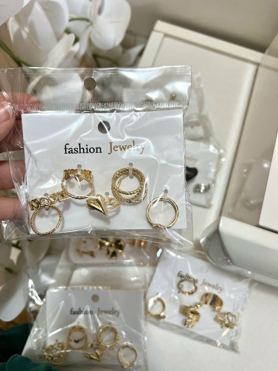 تكرار 
سيت محابس بسعر اربع الاف


**إذا كنت صاحب هذا الإعلان وتريد حذفه لأي سبب، رجاءا أرسل رسالة إلى الدعم الفني**