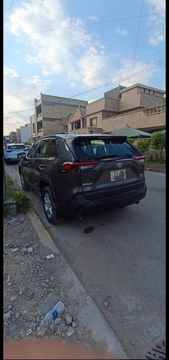 للبيع فقط 
#كروب ـ راف ـ فور 
#راف ـ فور 
موديل 2019 وارد امريكي رقم بغداد مشروع وطني 
محرك 2500 ـ بانزين فقط 
مواصفات ال LE المعروفة 
ثلاث أنظمة قيادة ايكو ونورمال وسبورت 
كامرة خلفية 
رادار أمامي
تحديد مسار ومثبت سرعة 
هاند بريك دكمة اوتو هولد
ماشية 137km الف 
حادثهة صور موجودة مع رقم الشاصي 
كير محرك مكفول 
صدر تبريد كله جاهز 
السيارة عليها سيرفس كامل من دهن وفلاتر وميكانيك ومواد اصلية 
السيارة بدون اي نقص جاهزة 100٪
ملاحظة السيارة على أيدي 
السعر 190 ورقة 
مكان السيارة ـ بغداد ـ منطقة الغدير
‏‪0770 661 2053‬‏
