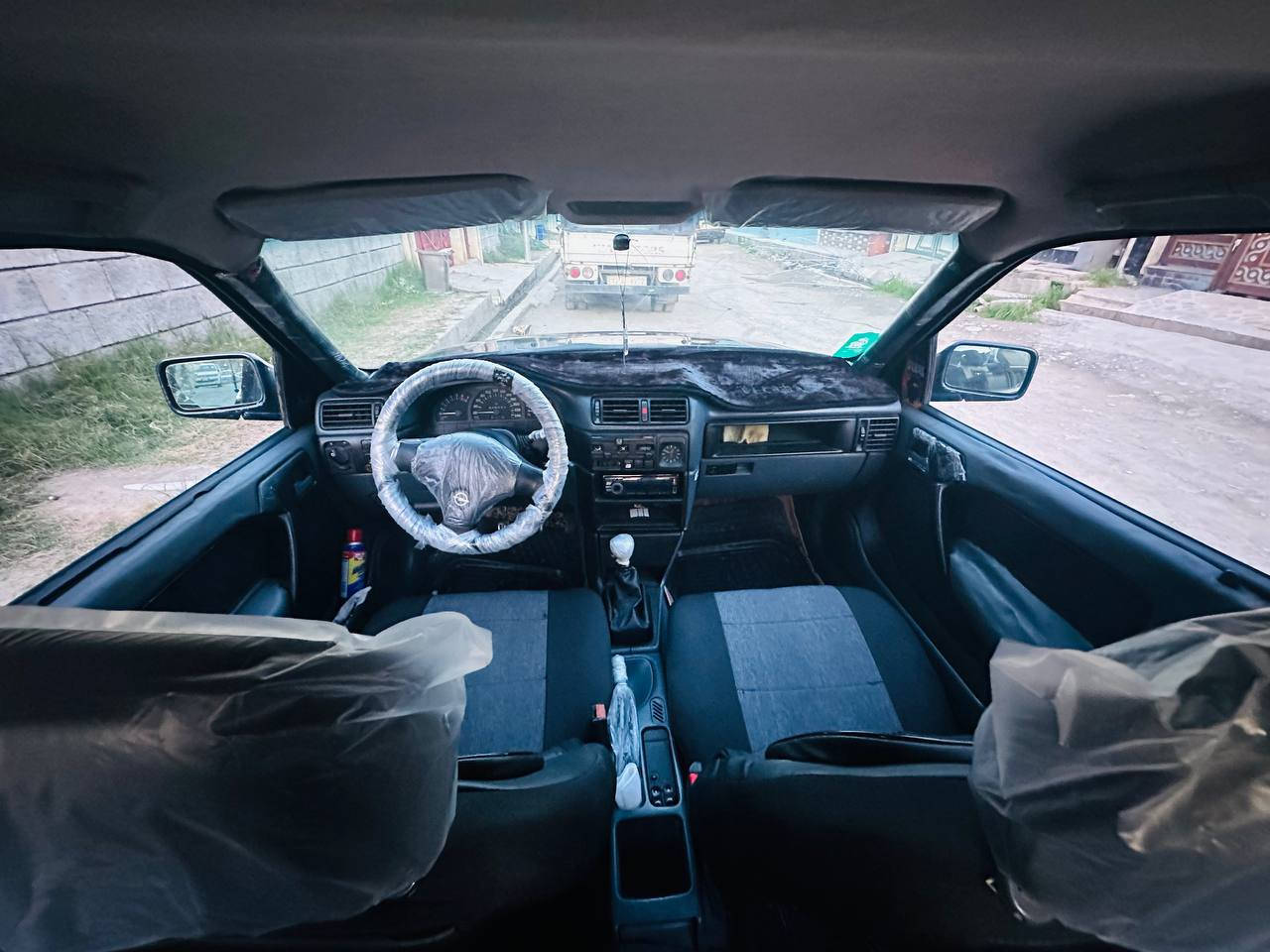 فكتره للبيع حجم16 موديل 1991 رقم نينوى اللماني سنويه الى 2028 كابون بانزين بيها  كير ومحرك شرط مصبوغه جماليه وبيها تلقيطات فقط غرفتها جديده  سياره جاهزه  السعر 45 تريد وكاله تريد تحويل العنوان الموصل الجانب الأيمن ***********. ***********.
