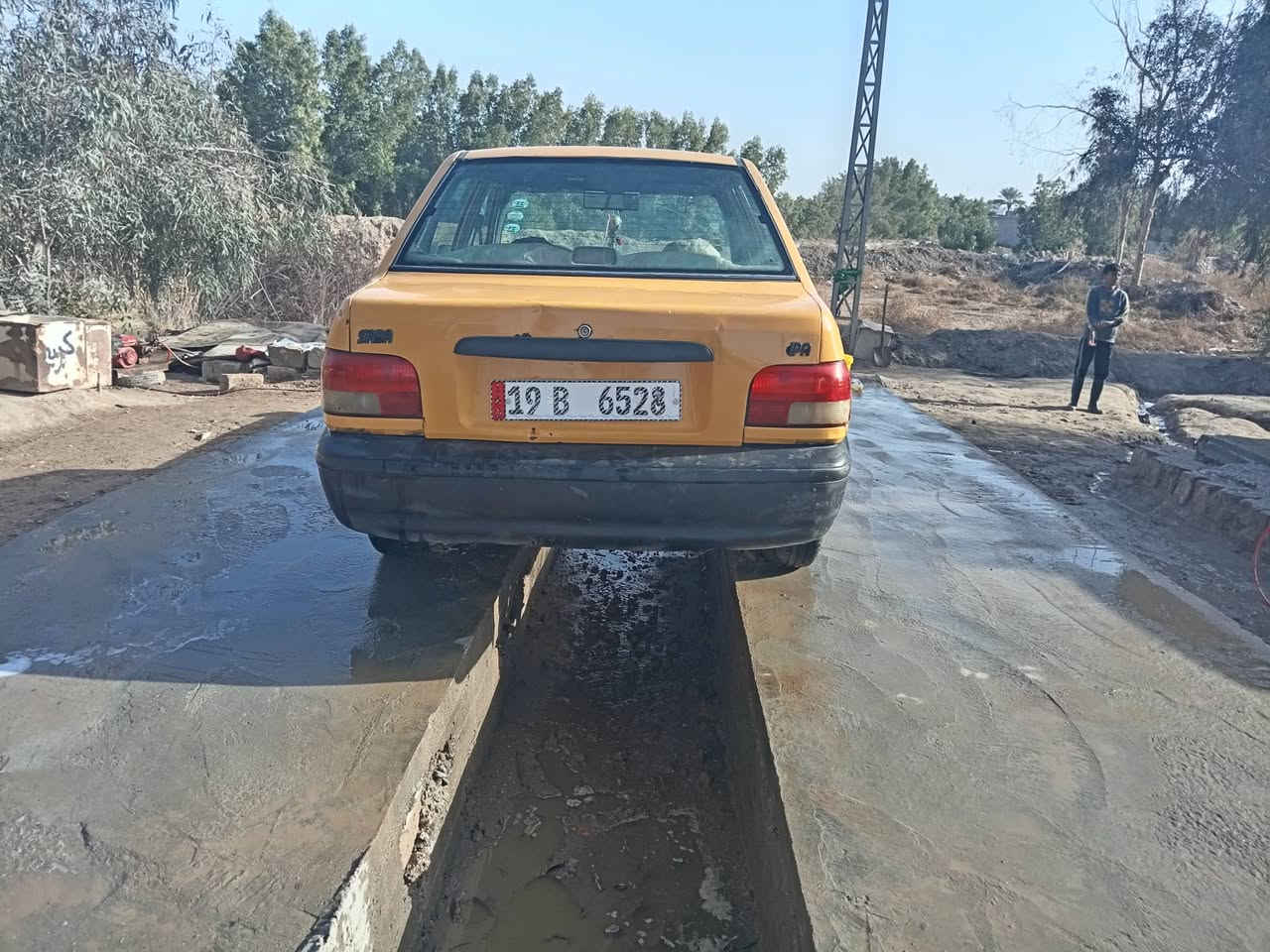 السلام عليكم من رخصة مدير الكروب سيارة سايبة 2011 رقم كربلاء انكليزي سنوية ال 30 كير ومكينة مكفوللت كهربايات كفالة  مكان بابل حصوة السعر 20 الرقم ***********
