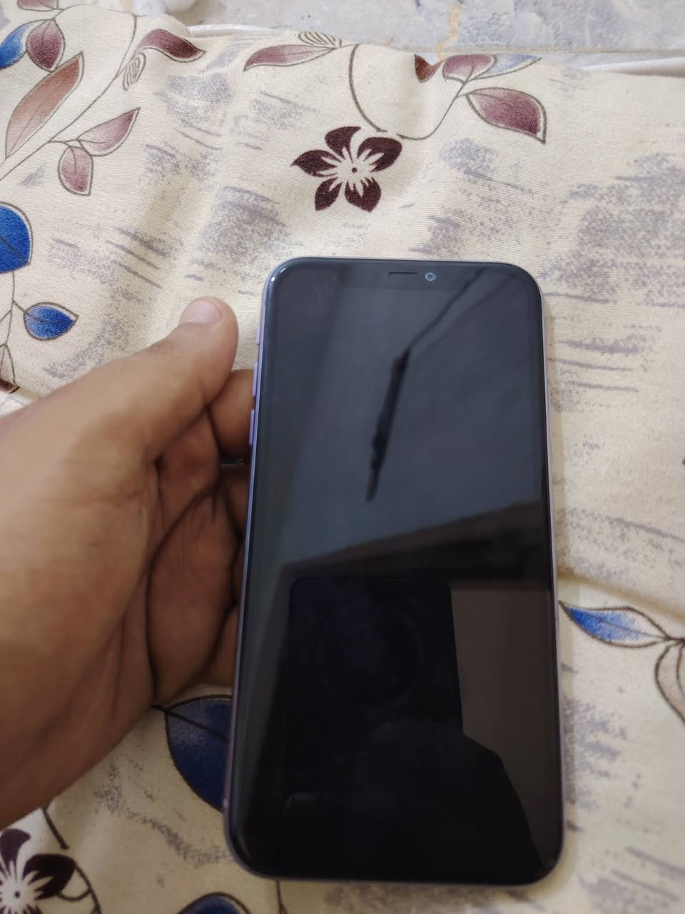 السلام عليكم
ايفون ١١ عادي لون مميز
جهاز كلش نضيف ذاكره ١٢٨
فقط مبدل بطاريه ومن بدلته وكفت الفيس ايدي وكلي تصلح 
جهاز كلش نضيف عارضه  ١٦٠ الف مكان الدوره
***********
