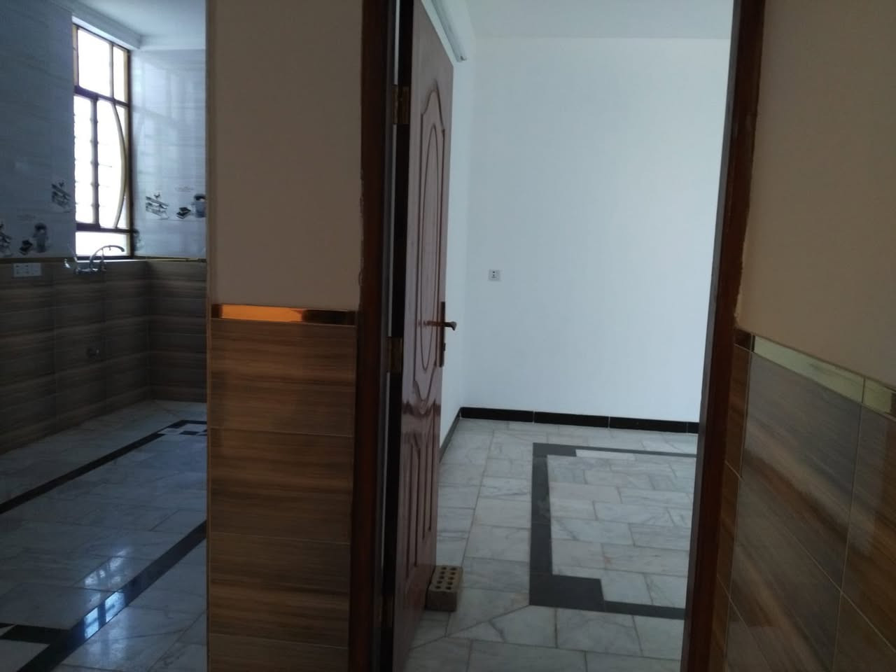 شقه للبيع طابق ٢ حي الجامعه قرب مدينة العاب جوي لاند  شارع الي مجاور جامع نجمة مساحة ١٢٠ متر واجهه ١٢ نزال ١٠ تحتوي على غرفتين نوم + استقبال + حمام داخلي وخارجي + مطبخ 
للاستفسار الاتصال على الرقم 
***********
