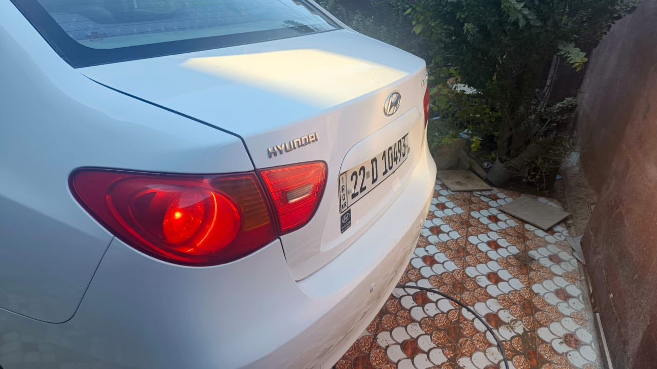 السلام عليكم
النترا 2009 خليجي
مكينة 1600 دكشن عالي 
رقم اربيل عندي وكالة عامة باسمي
وصاحب السنوية من اهل الحلة 
يعني تريد تحويل او تريد وكالة اني حاظر
السيارة بيها طخه بسيطة بالبنيد وبس صبغ على كد الطخة هوة وخشوم الجاملغات السيارة بدون اي دواخل و هذا السونار كدامك بيها تكحيلات 
ومن بدلت الجامة الامامية جان اكو زنجار هم بس رش بل گصة مال القمارة على كد ٤ اصابع زنجار و رشيته بيدي
السيارة كلها بدون قطرة معجون
السيارة مسوي ادامة كاملة للمحرك
ولا گلوب و لا اشارة مشتغلة بل دشبول 
محركها كلش نضيف ترايك للبصرة شرط
 اي بي اس جديد
شاشة تاب
تحكم ستيرن ٤ جهات 
دوشمة ارضية و كشنات
تبريد تدفئة خير من الله
حساس خلفي
تخم تاير جديد 
باتري جديد
#السعر ٩٣ و بيها مجال قليل
الشراي يتصل ***********
مكاني بابل المسيب
