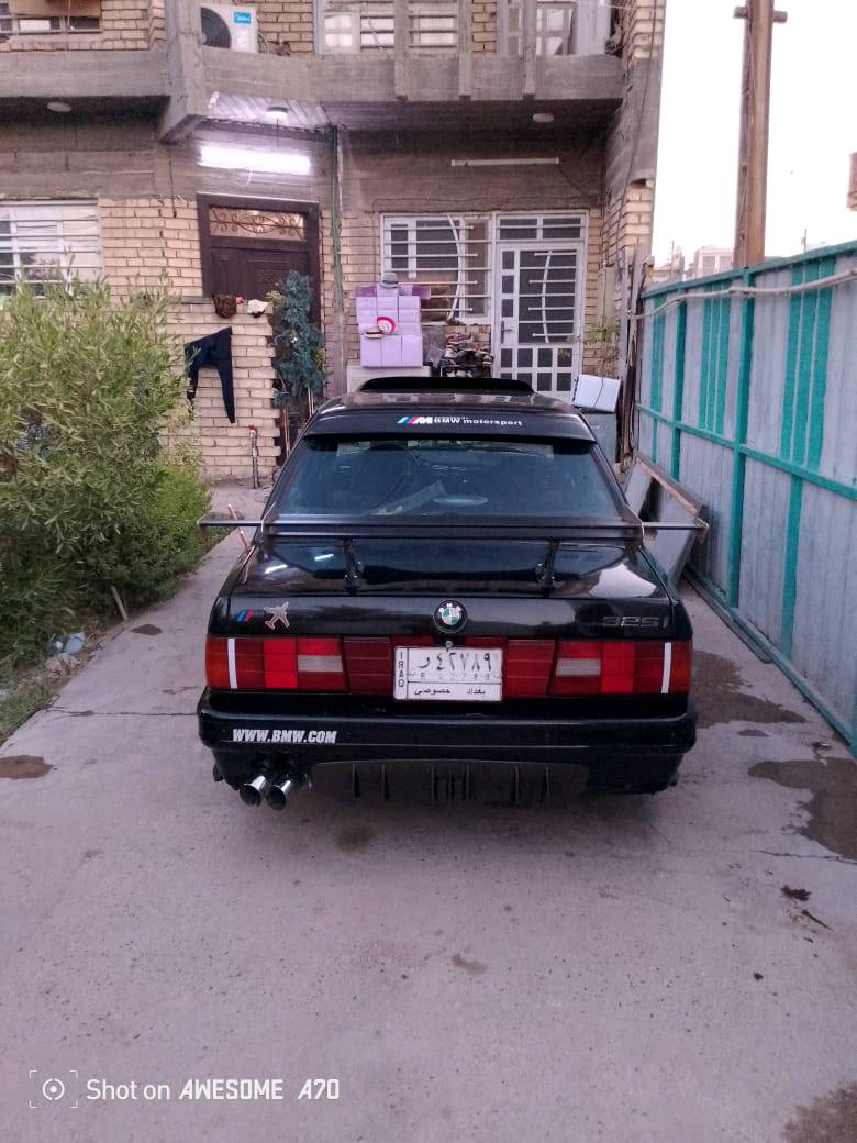 
ما هو موديل السيارة والسنة الصنع؟: 
1994
هل يوجد تاريخ صيانة موثق للسيارة؟: 
المكينه اتخربط بيهه 3بساتم واكفه يعني تحتاج فتح مكينه
هل السعر قابل للتفاوض؟: 
مجال بسيط
ما هي مكان تواجد السيارة لعرضها على المشترين؟: 
بغداد الغزاليه ‏‪***********‬‏ واتساب