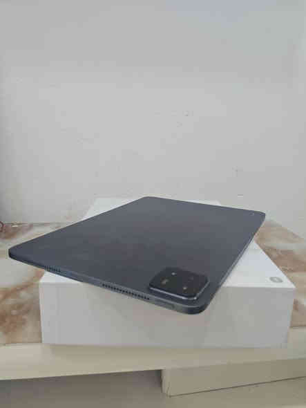 سلام عليكم ورحمة الله وبركاته شاومي باد 6 إس برو 12.4 (Xiaomi Pad 6S Pro 12.4)
الشاشة:
الحجم 12.4بوصه
الدقه 2032×3048بكسل (3kتقريباً )
الحمايه Corning Gorilla Glass 
معدل التحديث 144هرتز
المعالج:
سناب دراجون 8 جن 2 
ذاكرة عشوأية 16جيجة بايت
ذاكرة الداخليه 512
الكامرة :
الأساسيةالأساسية50
كامره العمق 2
الكامره الماميه 32
البطاريه:
السعه 10000ملي امبير
يدعم الشحن السريع 120واط (يصل شحن 💯 حوالي 35 دقيقة )
السعر 600 وبي مجال لطيبين الرقم:*********** متواجد واتساب أو فيس .
