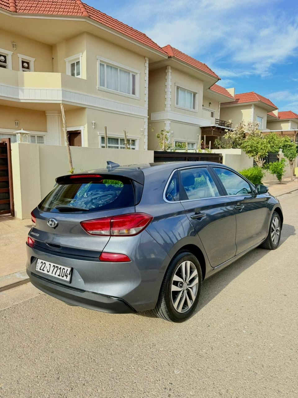 النترا ٢٠٢٠
ماشي ٦٤ الف
صور ٤ قطعه
مكان أربيل 
***********
سعر ١٠٤
