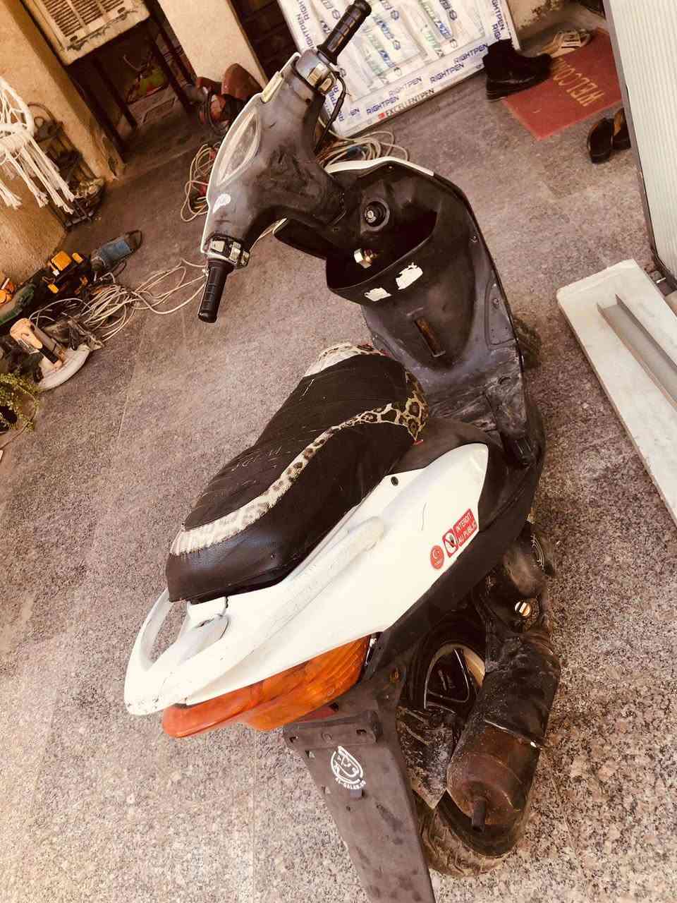 سلام عليكم دراجه ماكس عدله دراجه حلوه نكره تشتغل باتري جديد كتف جديد دراجه مزوده غراض اصليه  للبيع 500 مكاني بغداد البياع ***********
