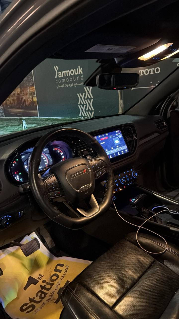 🇺🇸 للبيع: دوج دورانجو GT Plus 2023 وارد أمريكي
 • الموديل: 2023
 • اللون: سمنتي
 • الوارد: أمريكي 🇺🇸
 • الحالة: إكليين تايتل، بدون حادث، بدون إيرباك، بدون شواصي، بدون الغود
 • المواصفات:
 • فول مواصفات GT Plus
 • شاشة وسطية كبيرة
 • شيفتات ستيرن
 • تحكم بستيرن جهتين
 • بانوراما
 • بصمة وتشغيل عن بعد
 • رادار أمامي وخلفي
 • كراسي منفصلة ملكية
  .الصندوك شفط
وبعد هواي مواصفات… •
 • المحرك: 3600 
رقم بغداد
 • موقع السيارة: بغداد

📞 للتواصل والاستفسار: ***********
$34000السعر
