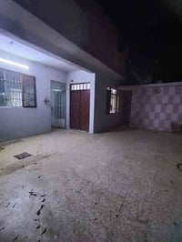 دار للايجار للايجار  الموقع / حي الاعلام  مساحة / 200م  4 غرف نوم وهول...