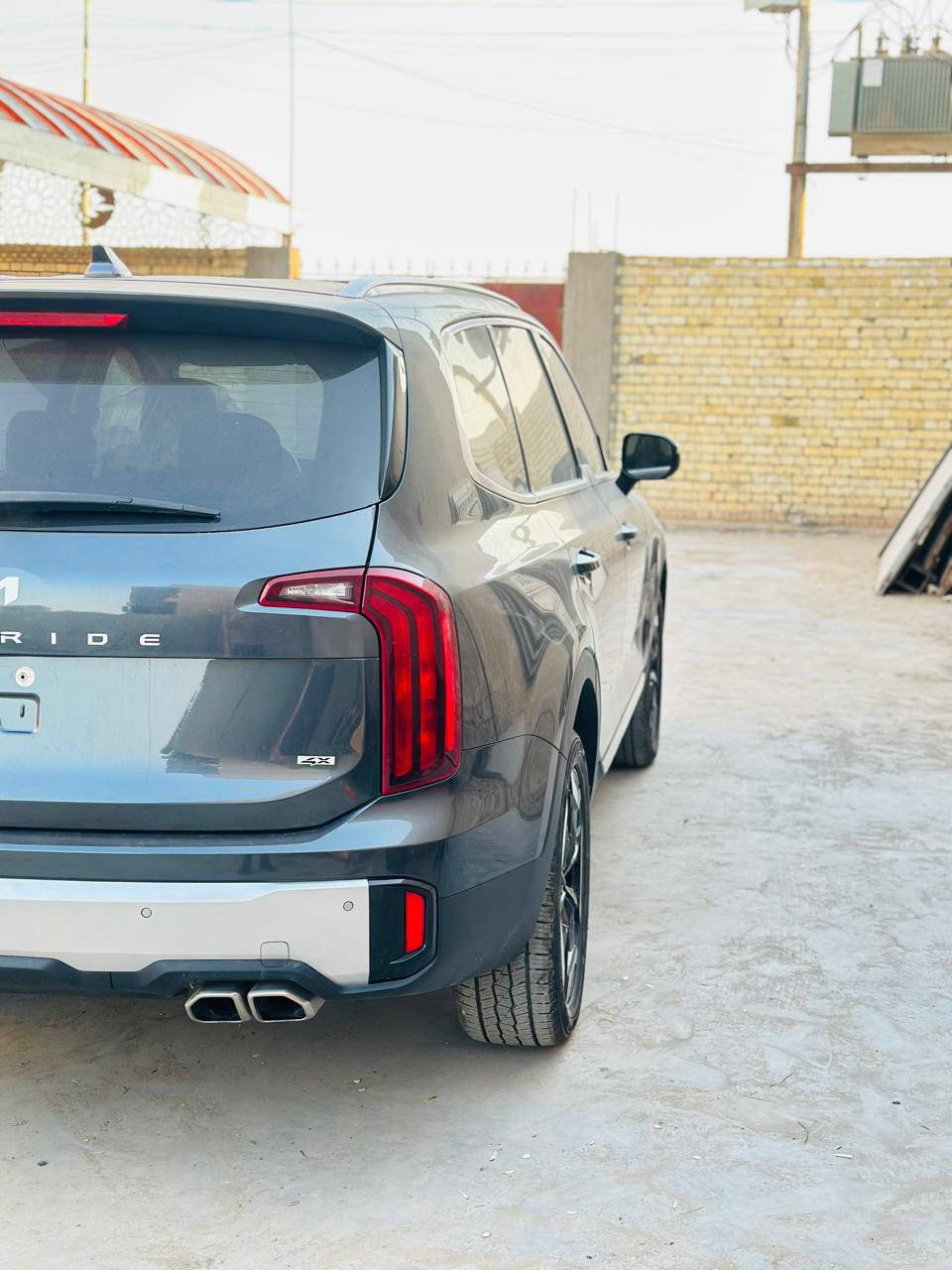 السلام عليكم كيا تيلورايد 2024 وارد امريكي
نص فول 
كشنات منفصل 
هند بريك دكمه 
الحادث مالهة ناشره وي الصور بس الحداده
ورقم الشاصي موجود 
السياره بدون قطره صبغ 
عنوانه مدينه الصدر 
السعر265وبيهة  مجال

(السياره بدون ارقام )

الشراي اتصل واني خادم ماقصر وياك 

***********
