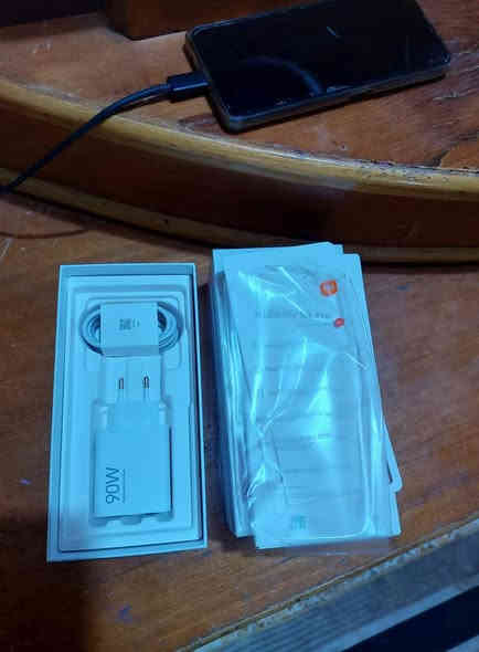 سلام عليكم للبيع شومي مي 15 تي ابرو ذاكرا 512=16 كامل ملحقات مستخدم اقل الشهر مكفول من الزلغ ولخدش كسر كارتون وكاله اتلوبي اصلي ضمان جهاز معروفه مواصفاته فول افلاكشب زوم كامره 120 اكس جهاز عملاق اقوه معالج ببجي 120 افريم سلس بطاريه حجم كلش كبير شحن سريع 90 واط سعر الجهاز 700 مجال قليل رقمي *********** ميسان حي الرحمه الثانيه قرب المستشفى البناني عمارة
