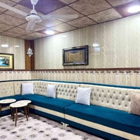 ديوان مستعمل بس كلش نظیفة عمل یدوي مو مال سوگ ویاه کوشات او 3طبلات مثل...